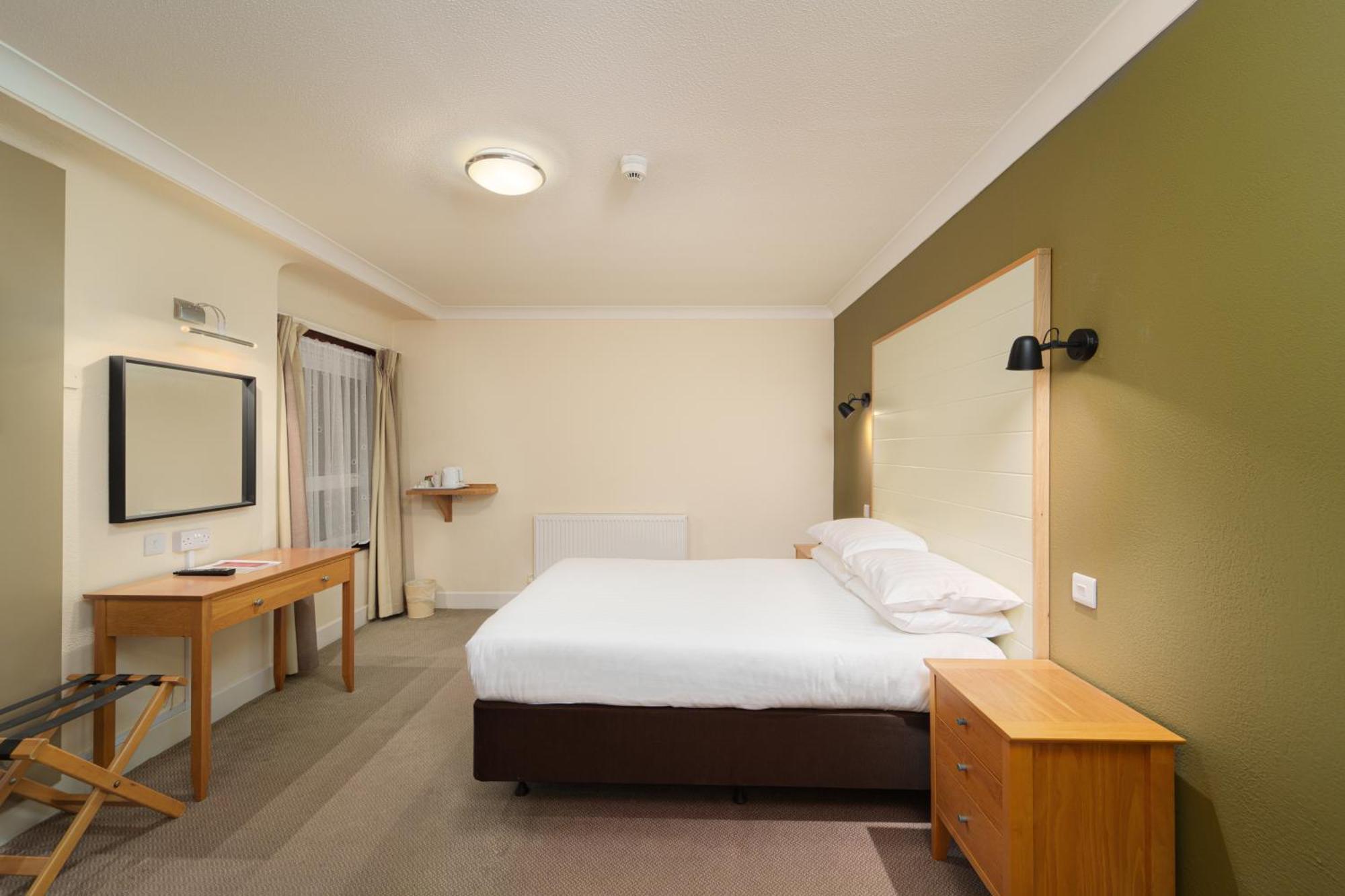 Trouville Hotel By Compass Hospitality Sandown Exterior foto