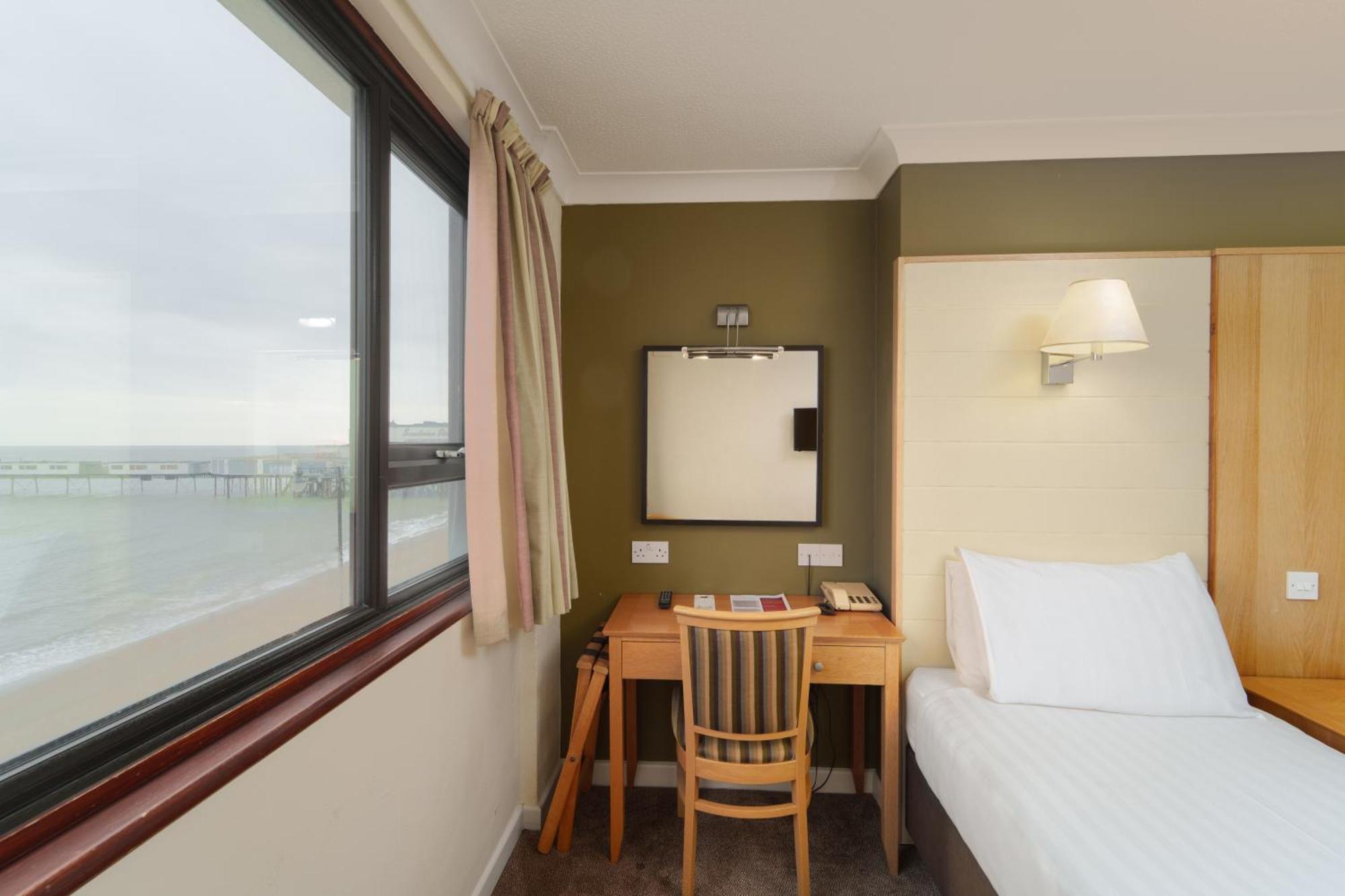 Trouville Hotel By Compass Hospitality Sandown Exterior foto