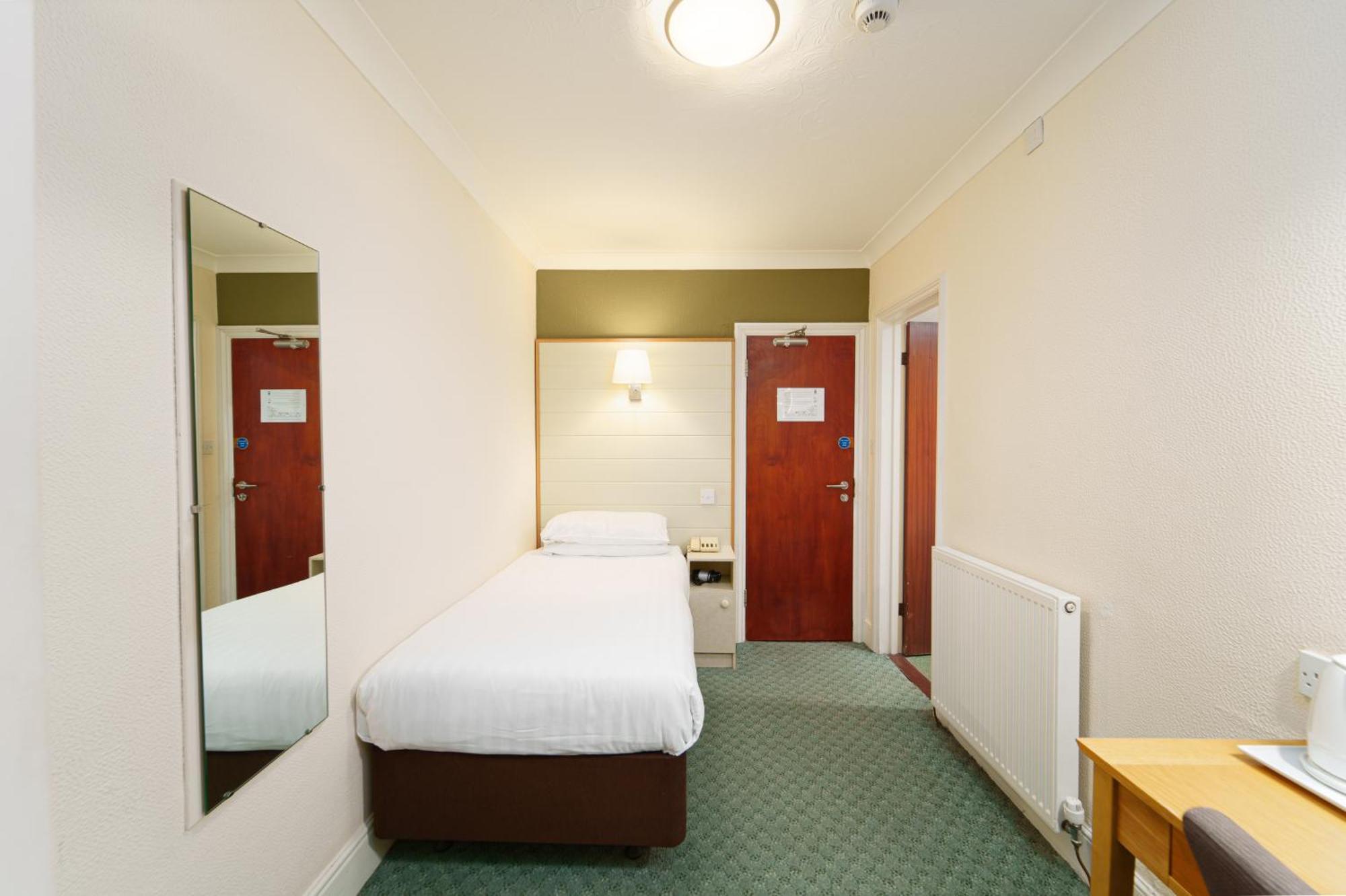 Trouville Hotel By Compass Hospitality Sandown Exterior foto