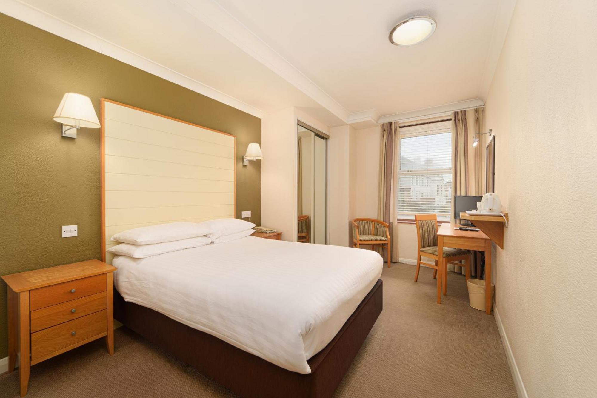 Trouville Hotel By Compass Hospitality Sandown Exterior foto